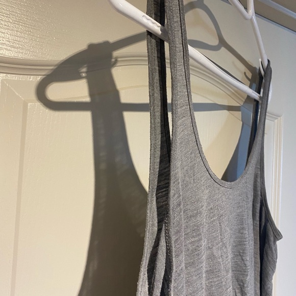 American Eagle Outfitters - Flowy Grey Crop Tank Top - Picture 3 of 8